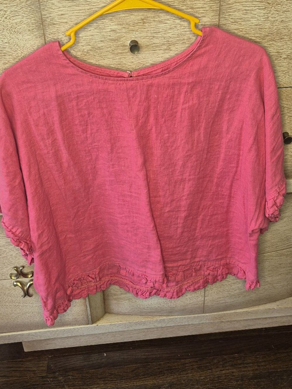 pink top